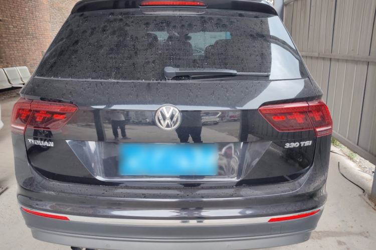 Used Volkswagen Tiguan 2018 330TSI All-Wheel-Drive Innovation Model Exterior 4