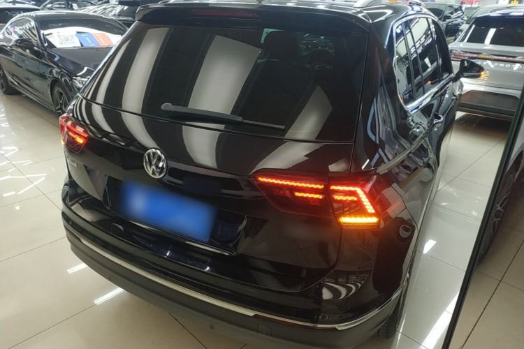 Used Volkswagen Tiguan 2018 330TSI All-Wheel-Drive Innovation Model Exterior 5