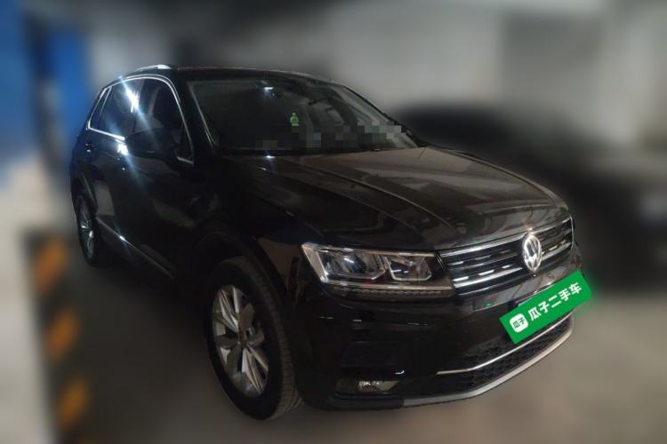 Used Volkswagen Tiguan 2018 330TSI All-Wheel-Drive Innovation Model Front Right 45 Deg