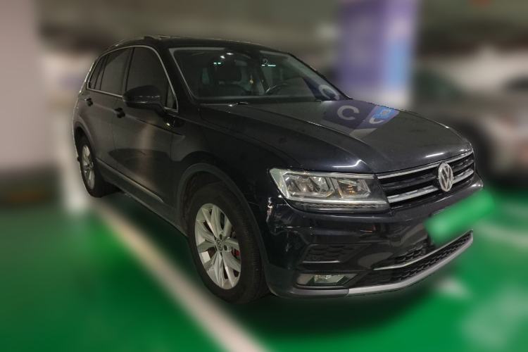 Used Volkswagen Tiguan 2018 330TSI All-Wheel-Drive Innovation Model Front Right 45 Deg