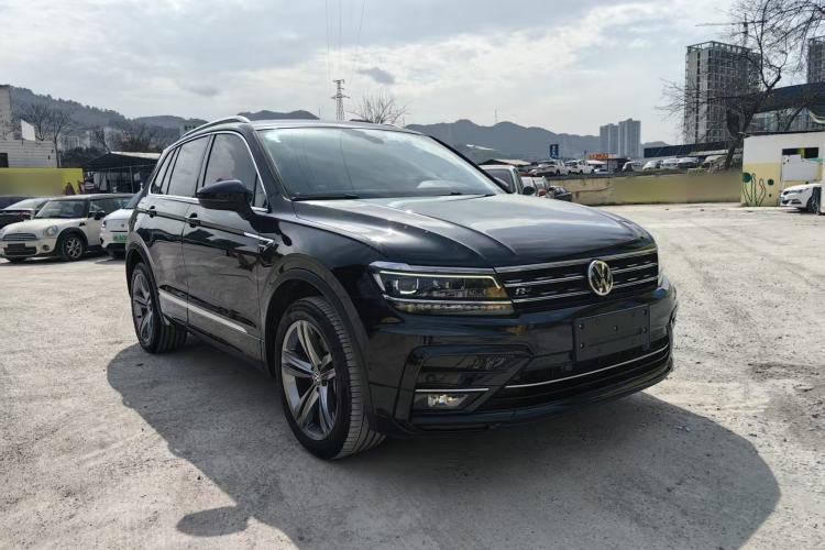 Used Volkswagen Tiguan 2018 330TSI Four-Wheel Drive High-End Model Front Right 45 Deg