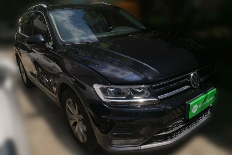 Used Volkswagen Tiguan 2018 330TSI All-Wheel-Drive Innovation Model Front Right 45 Deg