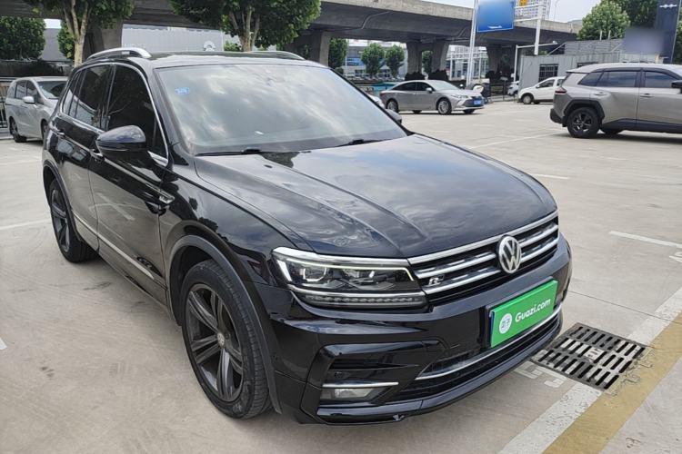 Used Volkswagen Tiguan 2018 380TSI Four-Wheel Drive R-Line Front Right 45 Deg
