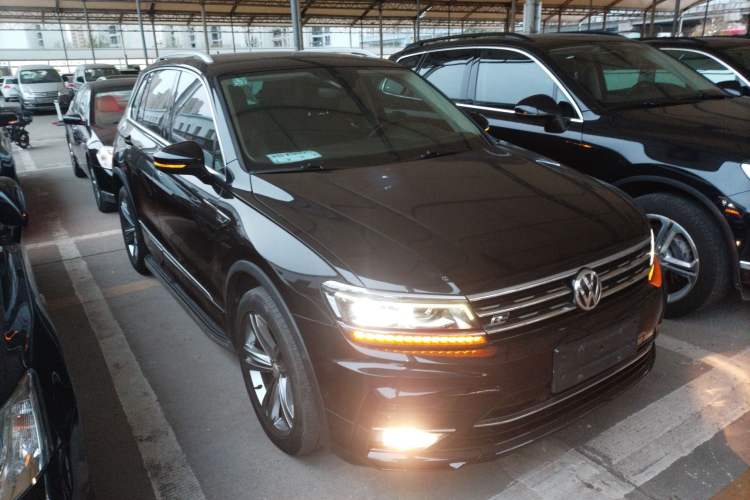 Used Volkswagen Tiguan 2018 330TSI Four-Wheel Drive High-End Model Front Right 45 Deg