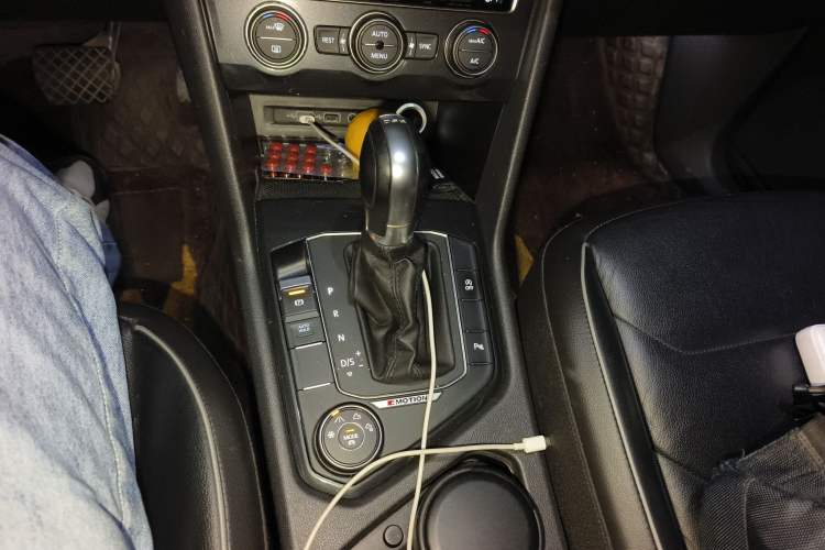 Used Volkswagen Tiguan 2018 330TSI All-Wheel-Drive Innovation Model Gear Lever