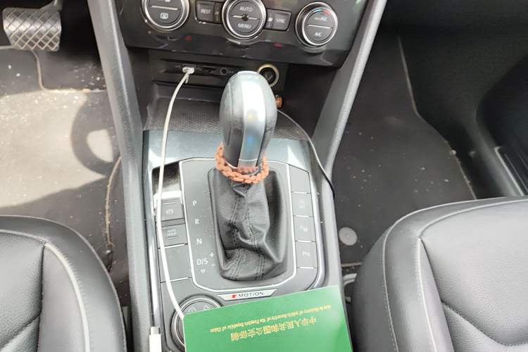 Used Volkswagen Tiguan 2018 330TSI Four-Wheel Drive High-End Model Gear Lever