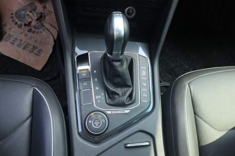 Used Volkswagen Tiguan 2018 330TSI Four-Wheel Drive High-End Model Gear Lever