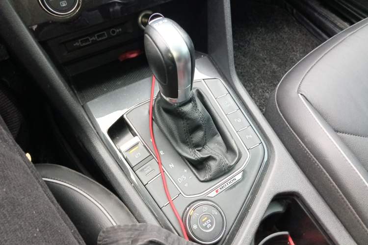 Used Volkswagen Tiguan 2018 330TSI Four-Wheel Drive High-End Model Gear Lever