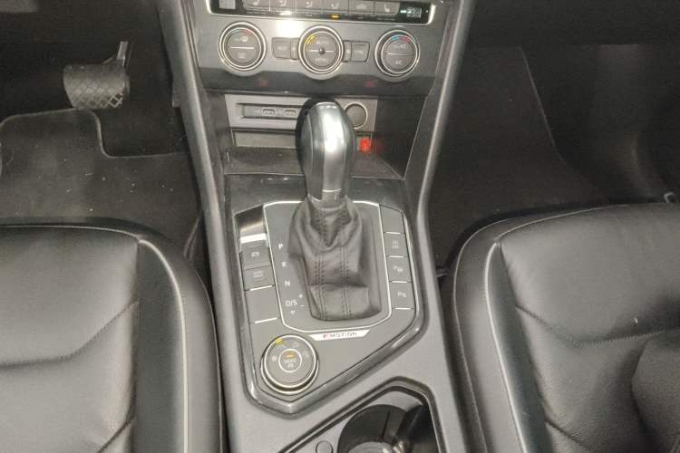 Used Volkswagen Tiguan 2018 330TSI Four-Wheel Drive High-End Model Gear Lever