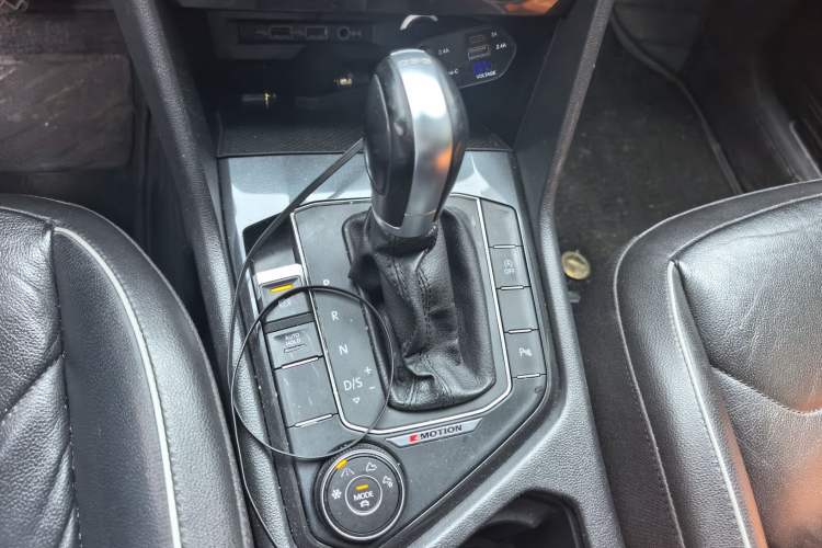 Used Volkswagen Tiguan 2018 330TSI All-Wheel-Drive Innovation Model Gear Lever