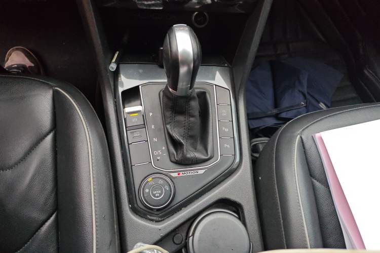 Used Volkswagen Tiguan 2018 330TSI Four-Wheel Drive High-End Model Gear Lever