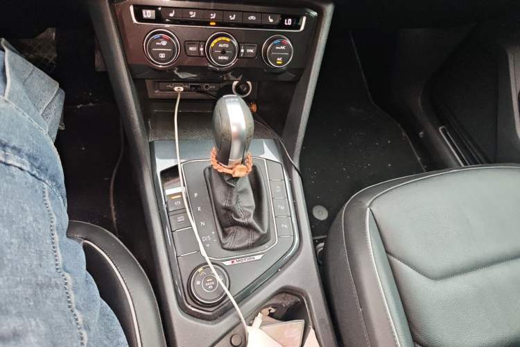 Used Volkswagen Tiguan 2018 330TSI Four-Wheel Drive High-End Model Gear Lever