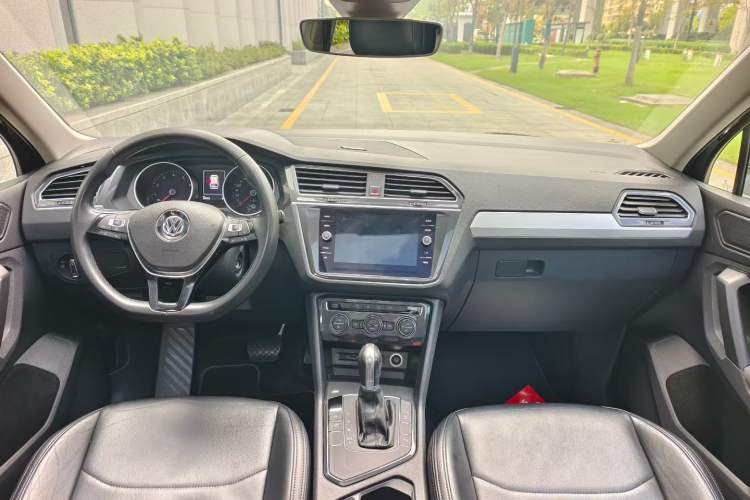Used Volkswagen Tiguan 2018 280TSI Two-Wheel-Drive Elite Version Interior 1