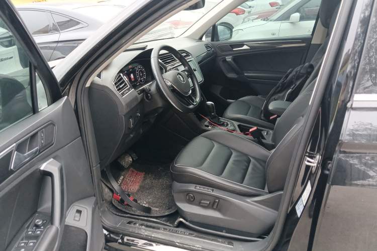 Used Volkswagen Tiguan 2018 330TSI Four-Wheel Drive High-End Model Interior 3