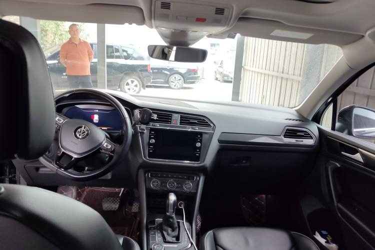 Used Volkswagen Tiguan 2018 330TSI All-Wheel-Drive Innovation Model Interior 3