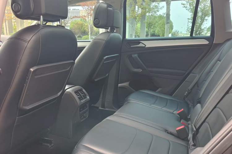 Used Volkswagen Tiguan 2018 280TSI Two-Wheel-Drive Elite Version Interior 3