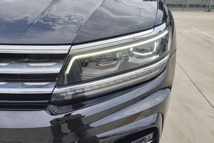 Used Volkswagen Tiguan 2018 380TSI Four-Wheel Drive R-Line Left Front Headlight