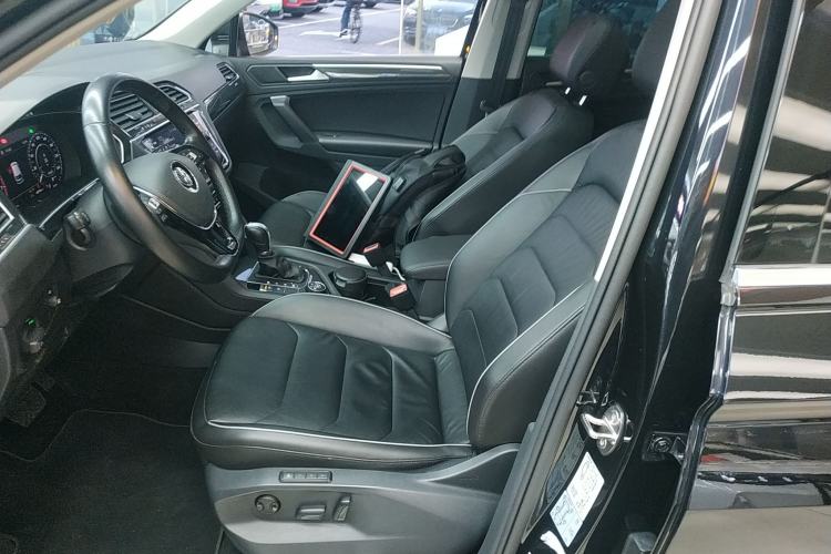 Used Volkswagen Tiguan 2018 330TSI All-Wheel-Drive Innovation Model Left Front Seat