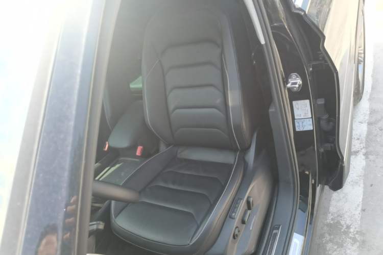 Used Volkswagen Tiguan 2018 330TSI Four-Wheel Drive High-End Model Left Front Seat