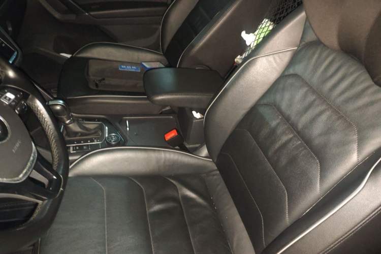 Used Volkswagen Tiguan 2018 330TSI All-Wheel-Drive Innovation Model Left Front Seat