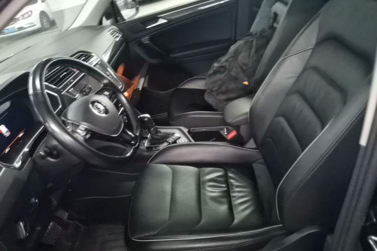 Used Volkswagen Tiguan 2018 330TSI All-Wheel-Drive Innovation Model Left Front Seat