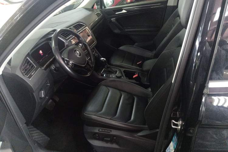 Used Volkswagen Tiguan 2018 330TSI All-Wheel-Drive Innovation Model Left Front Seat