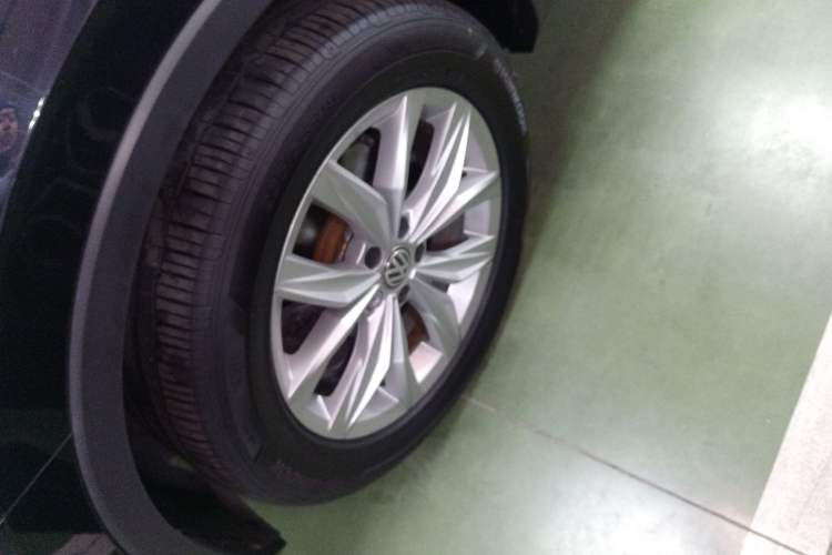 Used Volkswagen Tiguan 2018 330TSI All-Wheel-Drive Innovation Model Left Front Wheel Hub