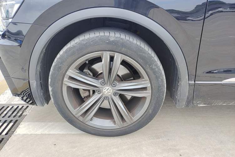 Used Volkswagen Tiguan 2018 380TSI Four-Wheel Drive R-Line Left Front Wheel Hub