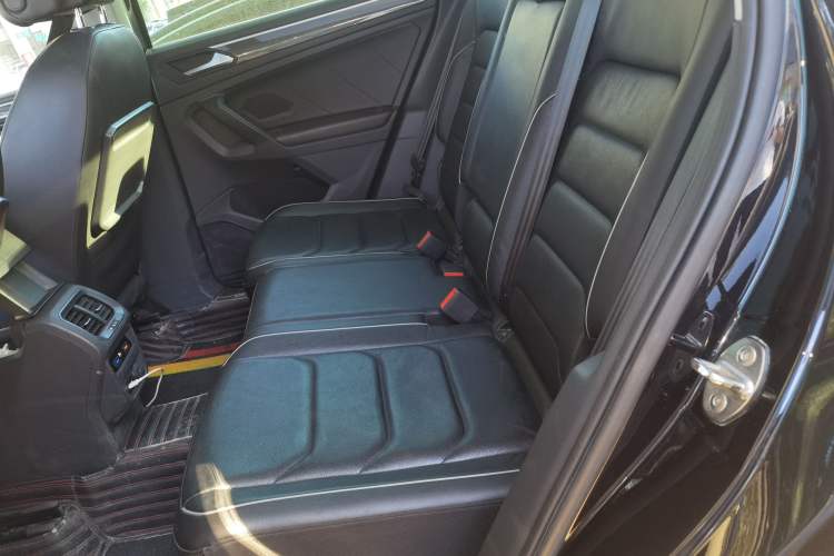 Used Volkswagen Tiguan 2018 330TSI All-Wheel-Drive Innovation Model Left Rear Seat