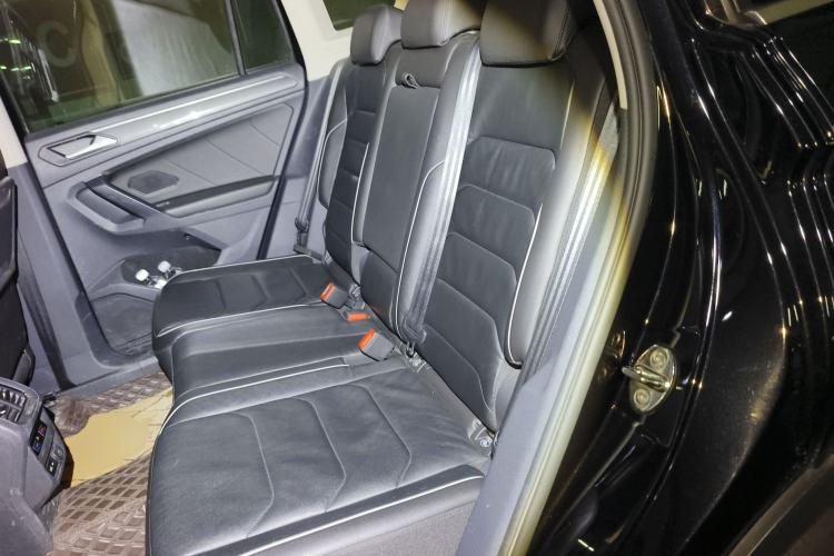 Used Volkswagen Tiguan 2018 330TSI All-Wheel-Drive Innovation Model Left Rear Seat