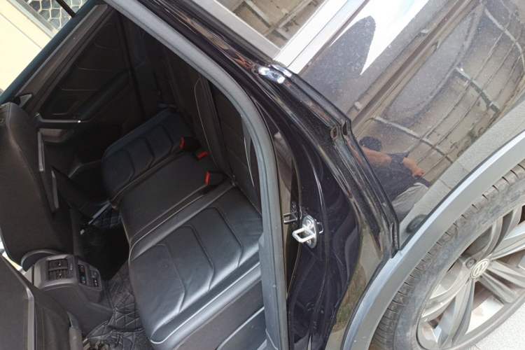Used Volkswagen Tiguan 2018 380TSI Four-Wheel Drive R-Line Left Rear Seat