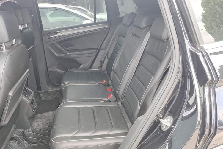 Used Volkswagen Tiguan 2018 380TSI Four-Wheel Drive R-Line Left Rear Seat