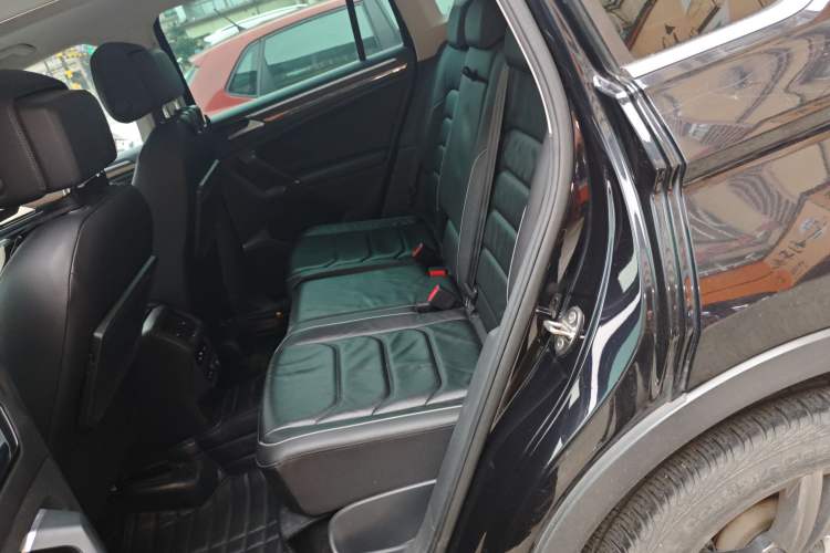 Used Volkswagen Tiguan 2018 330TSI Four-Wheel Drive High-End Model Left Rear Seat