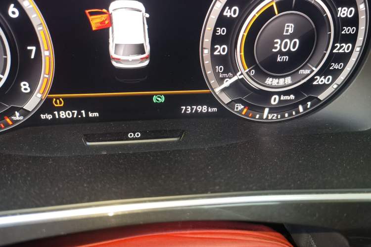 Used Volkswagen Tiguan 2018 330TSI All-Wheel-Drive Innovation Model Odometer Close Up