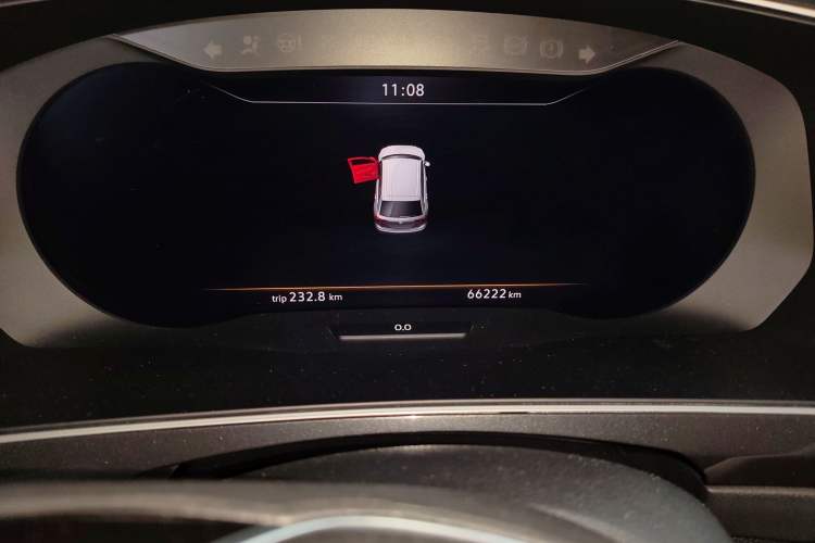 Used Volkswagen Tiguan 2018 330TSI All-Wheel-Drive Innovation Model Odometer Close Up