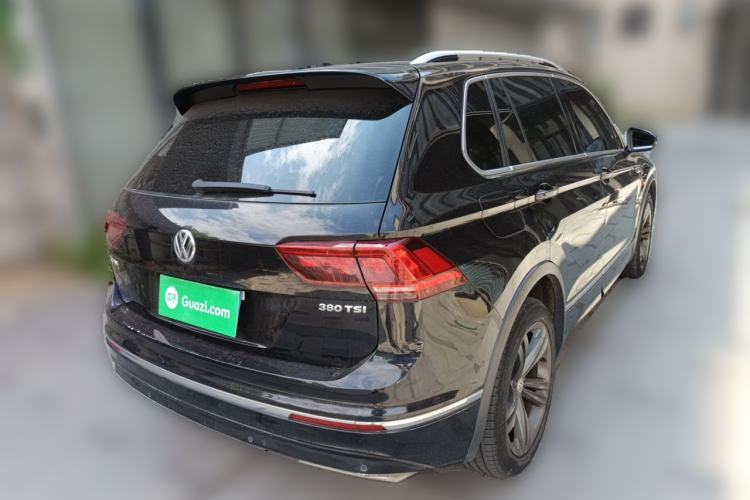 Used Volkswagen Tiguan 2018 380TSI Four-Wheel Drive R-Line Rear Right 45 Deg