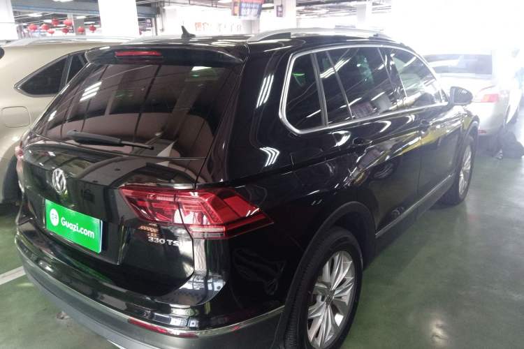 Used Volkswagen Tiguan 2018 330TSI All-Wheel-Drive Innovation Model Rear Right 45 Deg