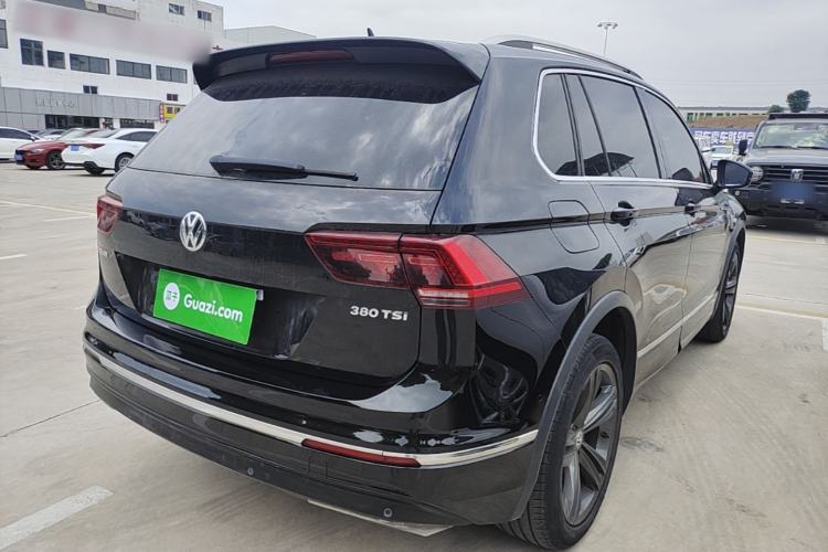 Used Volkswagen Tiguan 2018 380TSI Four-Wheel Drive R-Line Rear Right 45 Deg