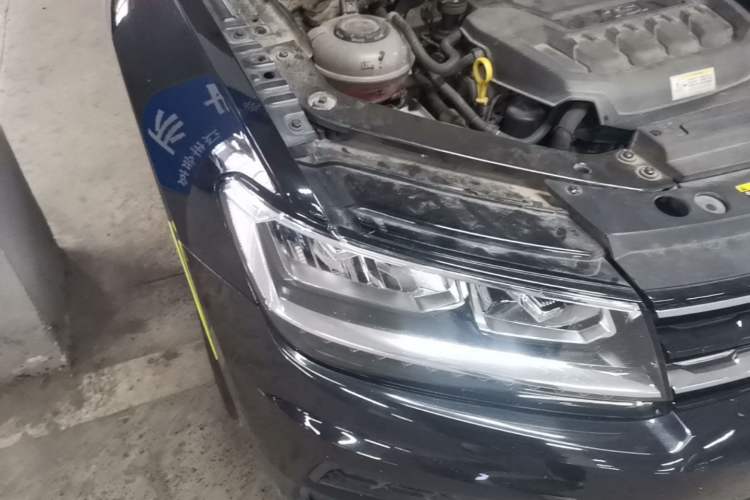 Used Volkswagen Tiguan 2018 330TSI All-Wheel-Drive Innovation Model Right Front Headlight