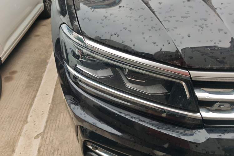 Used Volkswagen Tiguan 2018 330TSI Four-Wheel Drive High-End Model Right Front Headlight