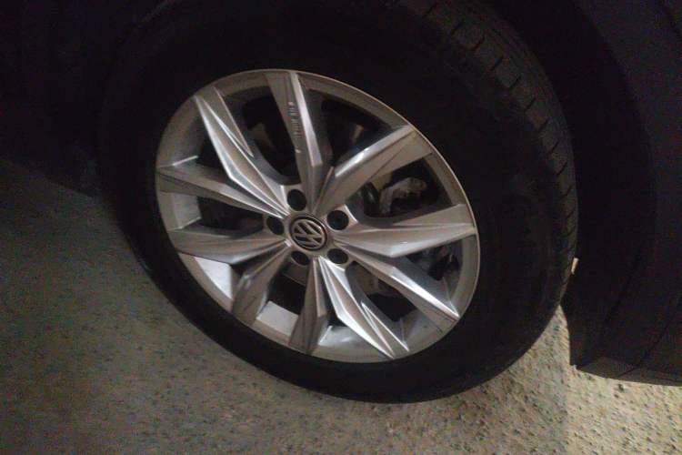 Used Volkswagen Tiguan 2018 330TSI All-Wheel-Drive Innovation Model Right Front Wheel Hub