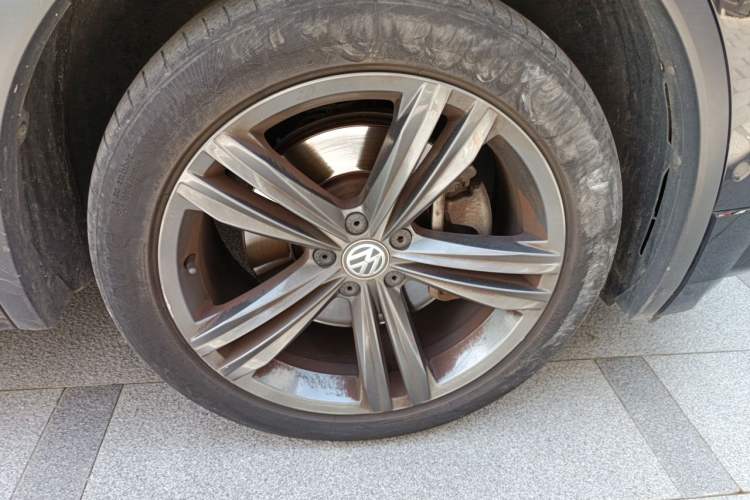 Used Volkswagen Tiguan 2018 380TSI Four-Wheel Drive R-Line Right Front Wheel Hub