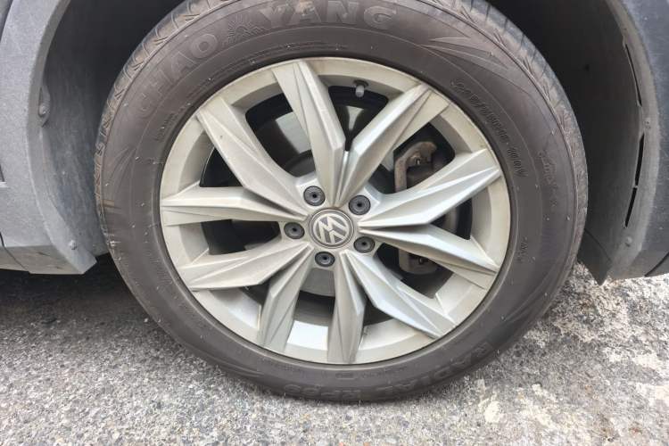 Used Volkswagen Tiguan 2018 330TSI All-Wheel-Drive Innovation Model Right Front Wheel Hub