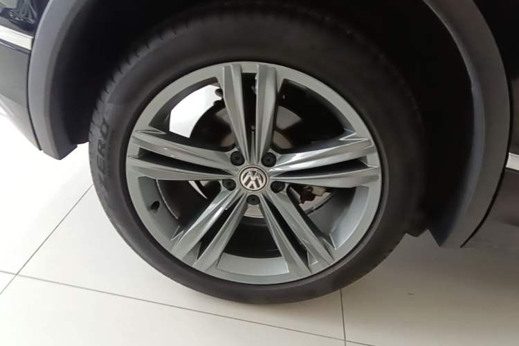 Used Volkswagen Tiguan 2018 330TSI Four-Wheel Drive High-End Model Right Rear Wheel Hub