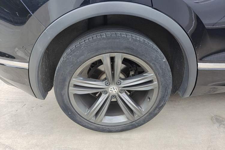 Used Volkswagen Tiguan 2018 380TSI Four-Wheel Drive R-Line Right Rear Wheel Hub