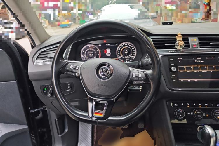 Used Volkswagen Tiguan 2018 330TSI All-Wheel-Drive Innovation Model Steering Wheel