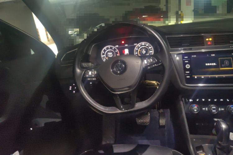 Used Volkswagen Tiguan 2018 330TSI All-Wheel-Drive Innovation Model Steering Wheel