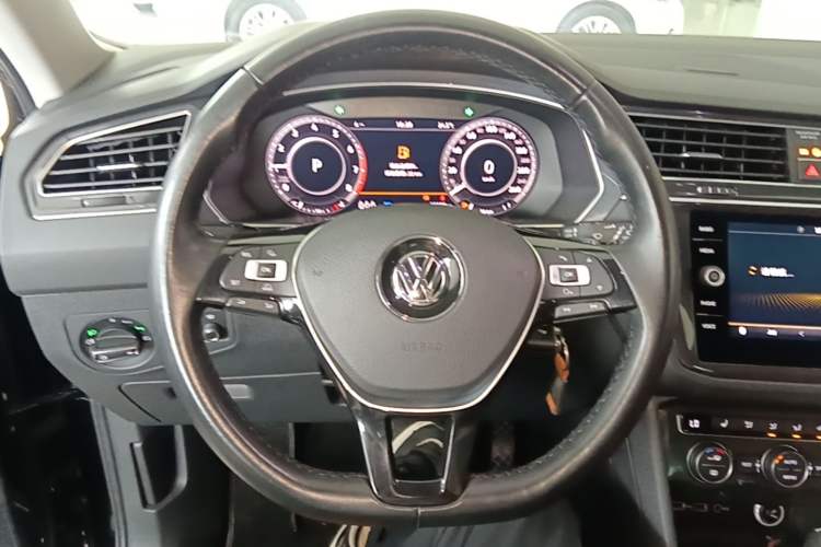 Used Volkswagen Tiguan 2018 330TSI Four-Wheel Drive High-End Model Steering Wheel