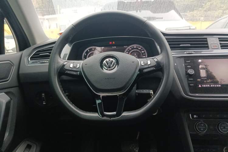 Used Volkswagen Tiguan 2018 330TSI Four-Wheel Drive High-End Model Steering Wheel