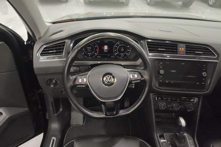 Used Volkswagen Tiguan 2018 330TSI Four-Wheel Drive High-End Model Steering Wheel